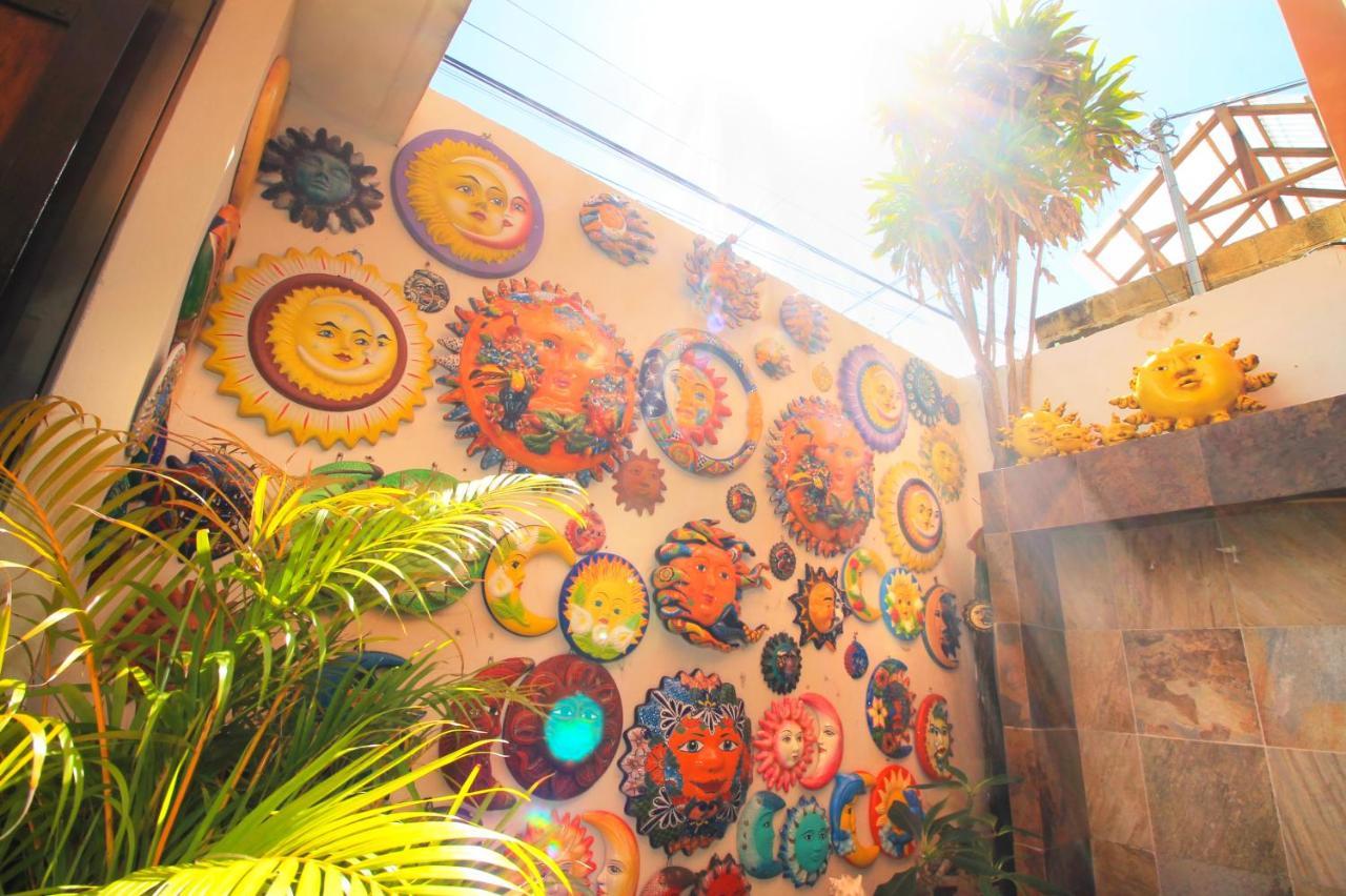 Papagayo Hotel Boutique Playa del Carmen Luaran gambar A wall of the Sun God