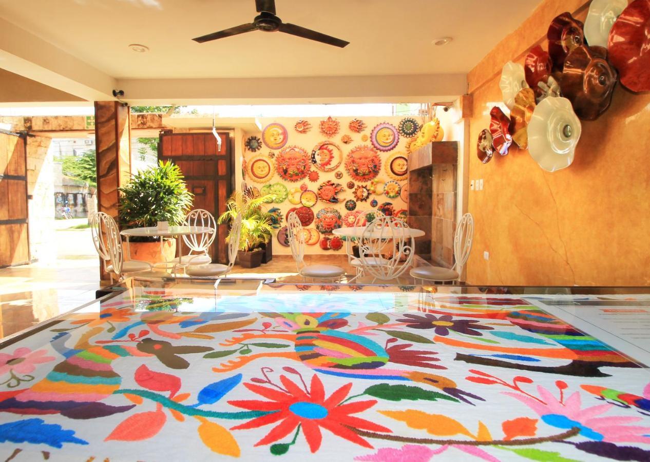 Papagayo Hotel Boutique Playa del Carmen Luaran gambar A floor painted with the technique
